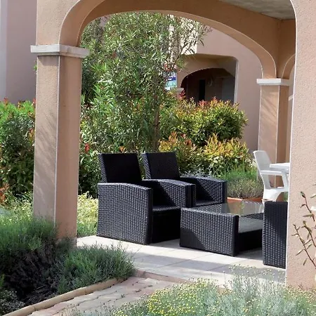 Aparthotel Village D'oc Golf De By Popinns 3*